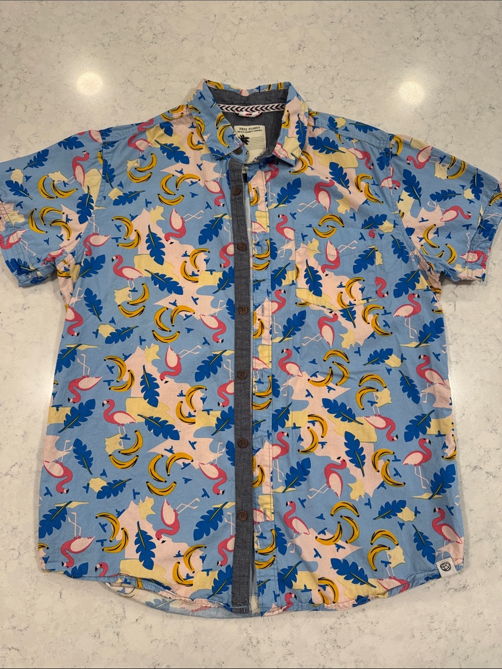 FREE PLANET Men's L Short Sleeve Tropical Print Flamingo Banana Love Our Planet